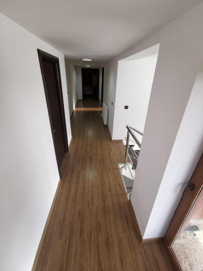 Vila De Vacanta Curtea de Argeş Exterior foto